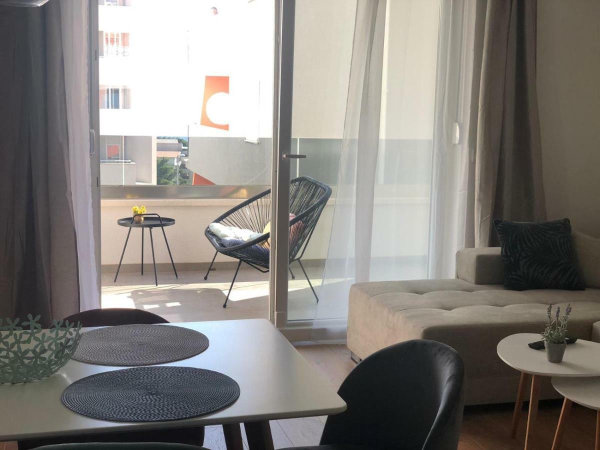 Apartment Flora Makarska Exteriör bild